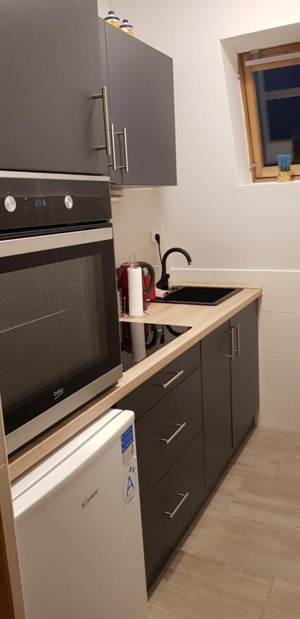 Boglarka Apartman ไฮจ์ดุสโซบอสโล ภายนอก รูปภาพ