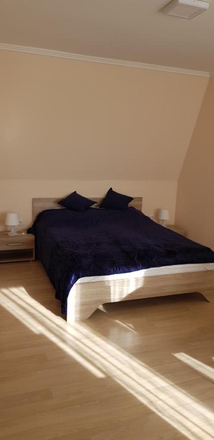Boglarka Apartman ไฮจ์ดุสโซบอสโล ภายนอก รูปภาพ