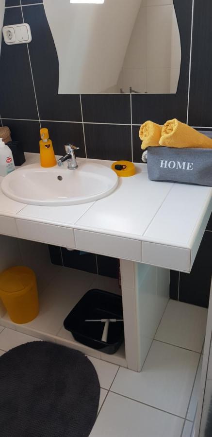 Boglarka Apartman ไฮจ์ดุสโซบอสโล ภายนอก รูปภาพ