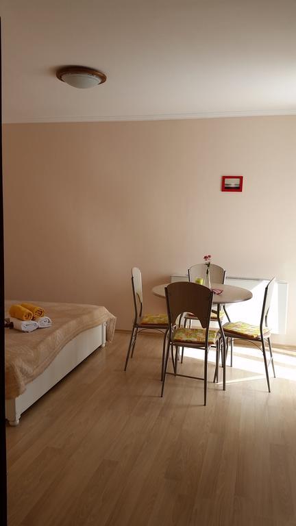 Boglarka Apartman ไฮจ์ดุสโซบอสโล ภายนอก รูปภาพ